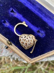 9ct Gold Openwork Heart Charm/Clasp