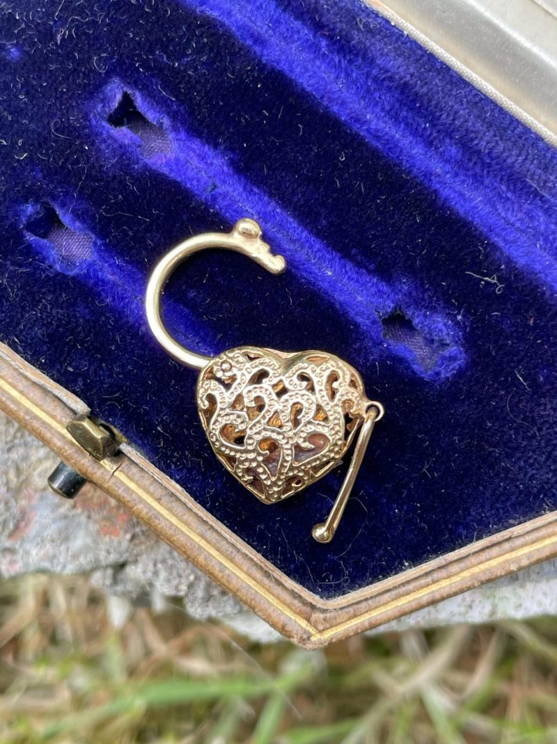 9ct Gold Openwork Heart Charm/Clasp