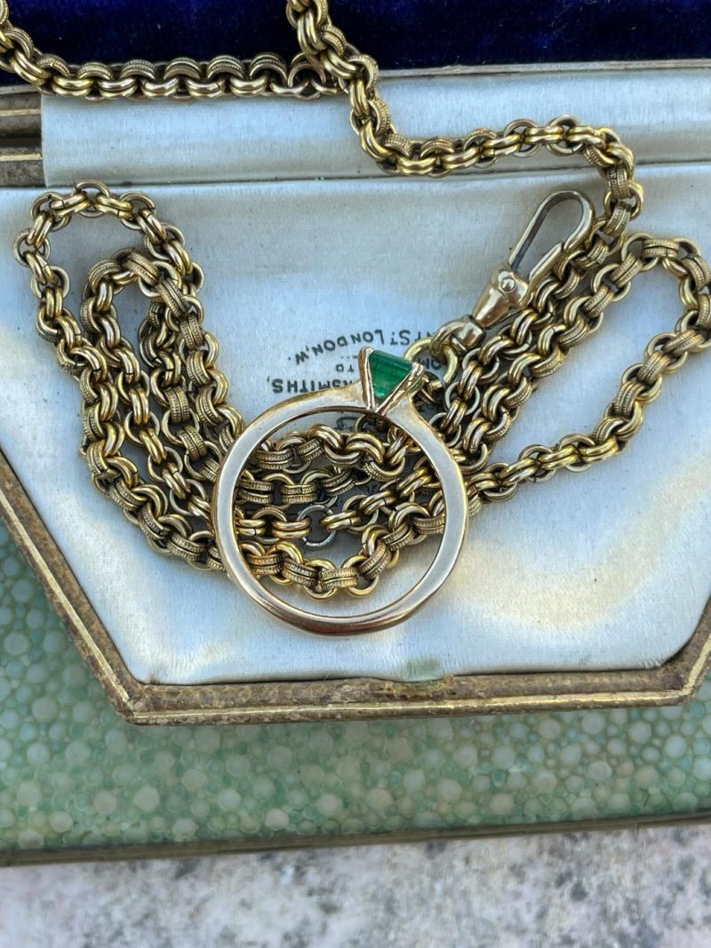 9ct Gold & Emerald Ring