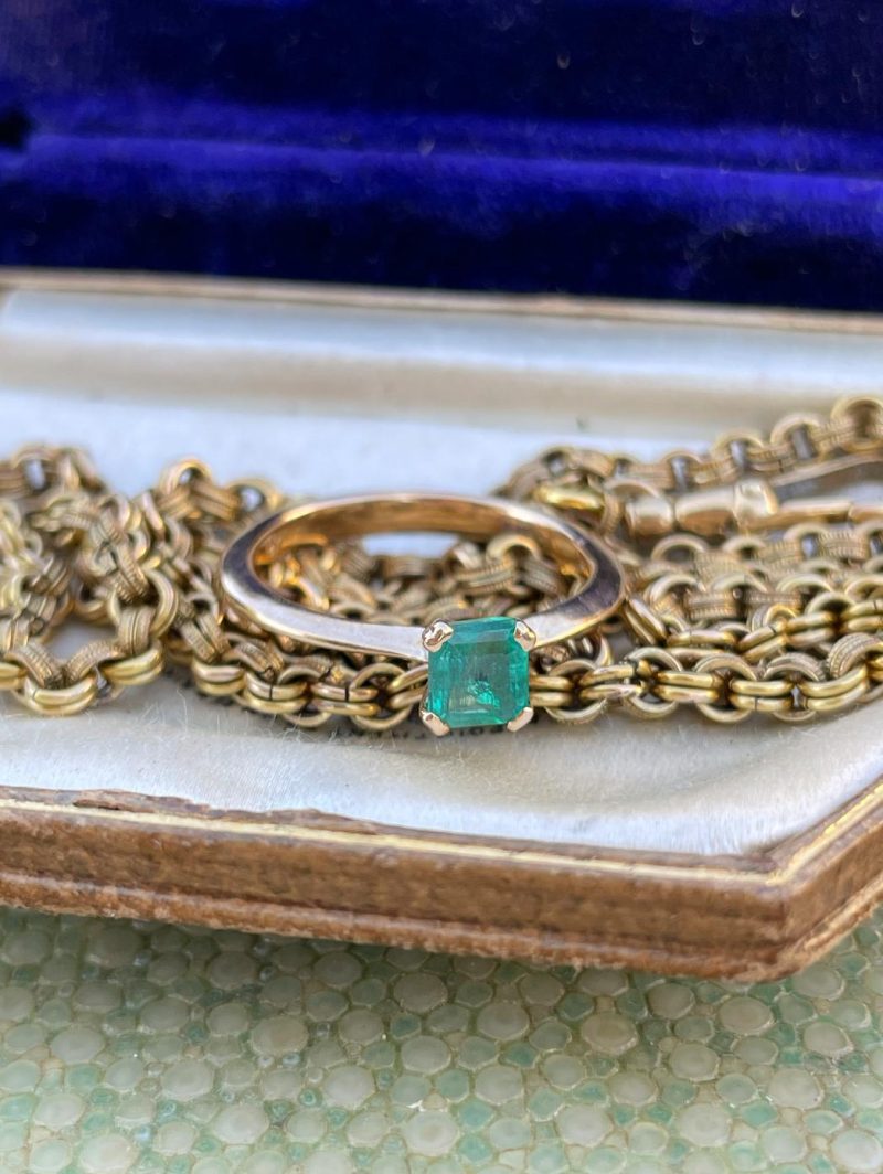 9ct Gold Emerald Ring
