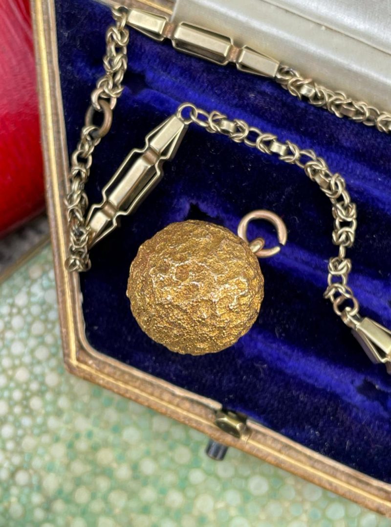 Antique Victorian 9ct Gold Orb Charm