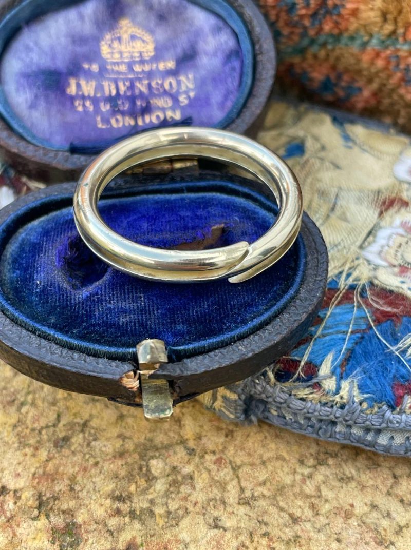 Antique Victorian Large Split Ring