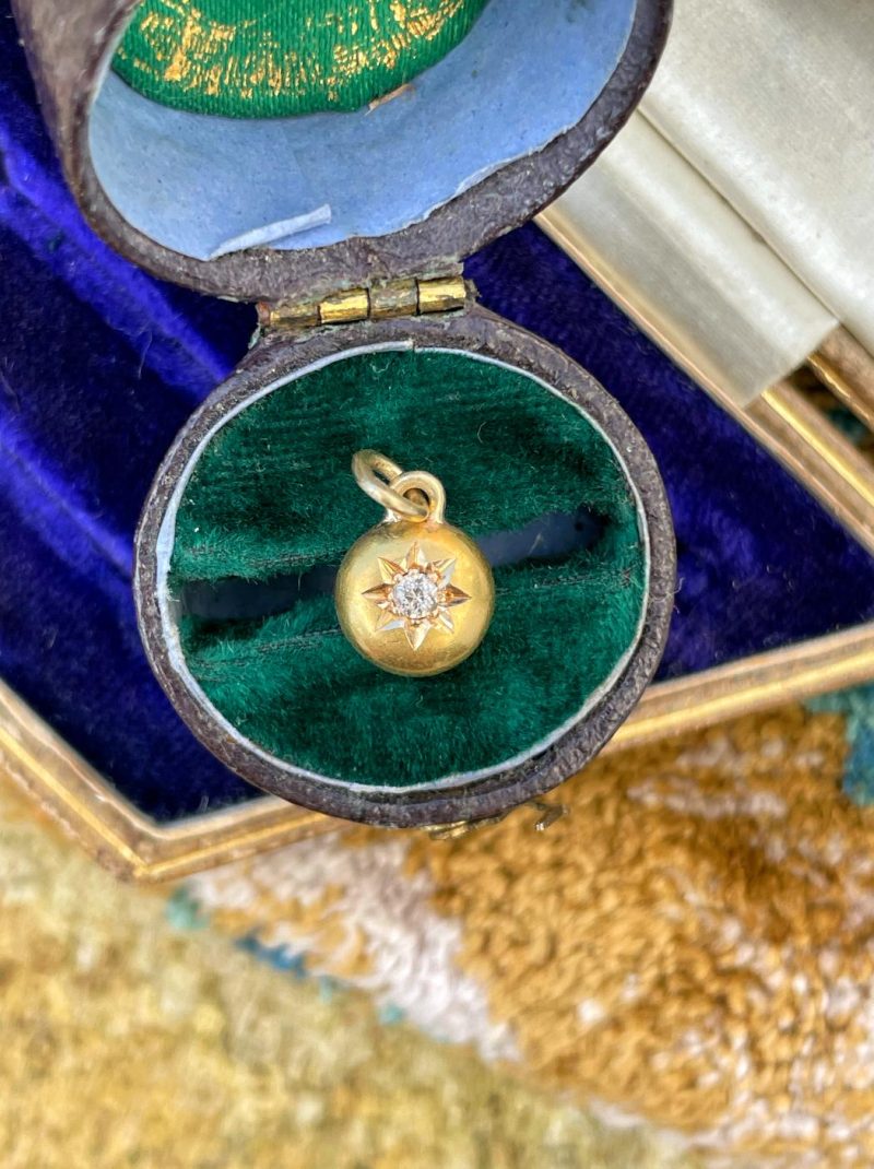 Antique 15/18ct Gold & Old Cut Diamond Starburst Charm